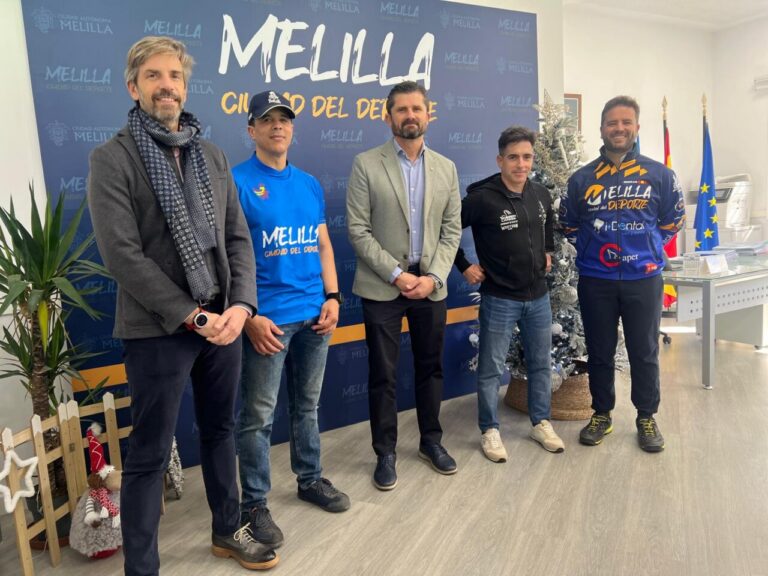 Pilotos Rachid Al Lal, Diego Ortega y Borja Pérez en presentación del Dakar 2026