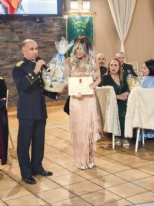 Entrega de donativo solidario por el Regimiento de Artillería Mixto nº 32 a TEAMA.