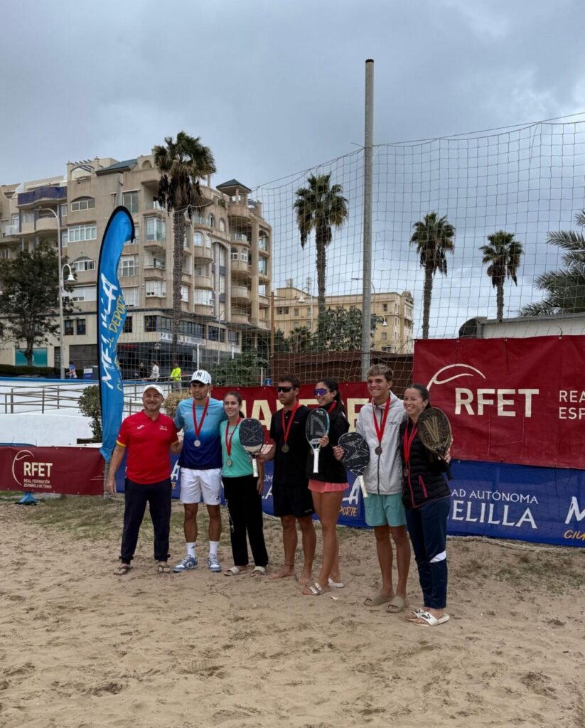 Nicolás Volpe y María Martínez con medallas en el II Máster Nacional de Tenis Playa