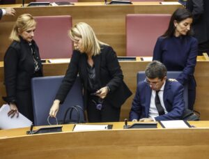 Intercambio de mensajes entre Mazón y Pradas sobre emergencias