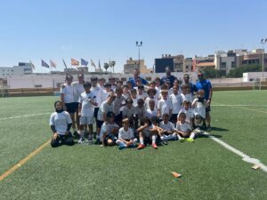 Grupo de niños y entrenadores en el XIV Campus de Tecnificación de Fútbol y Fútbol Sala