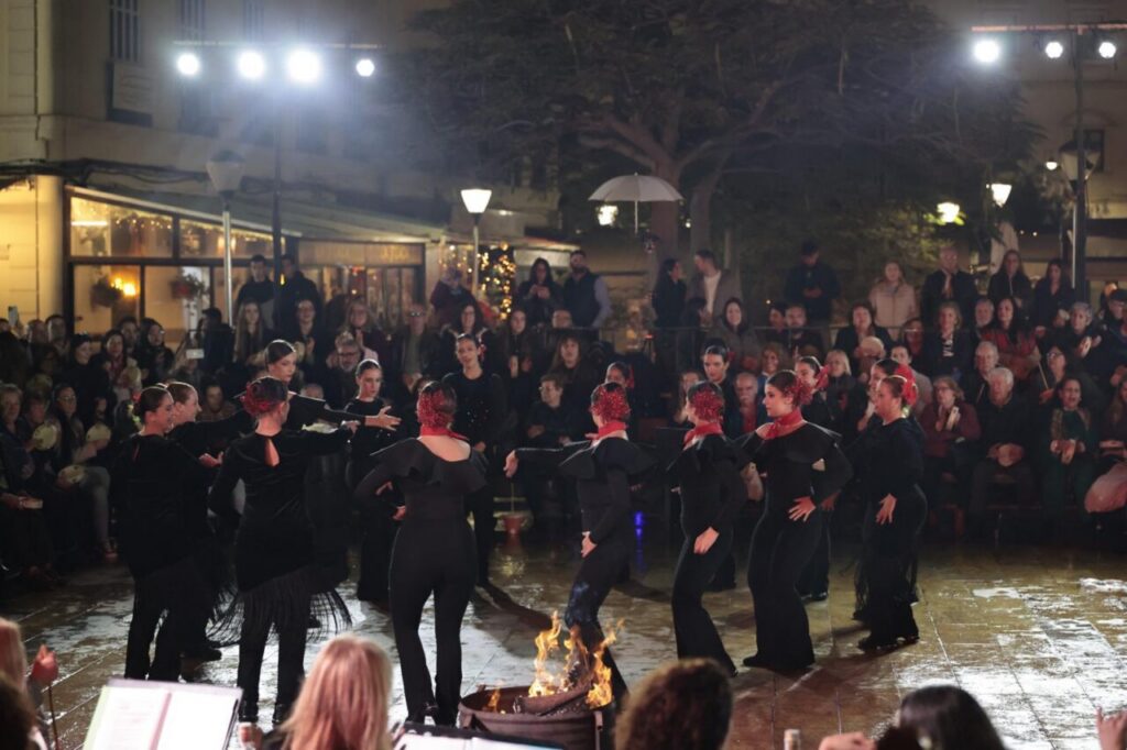 Bailarinas en la Zambomba Flamenca en la Plaza de las Culturas