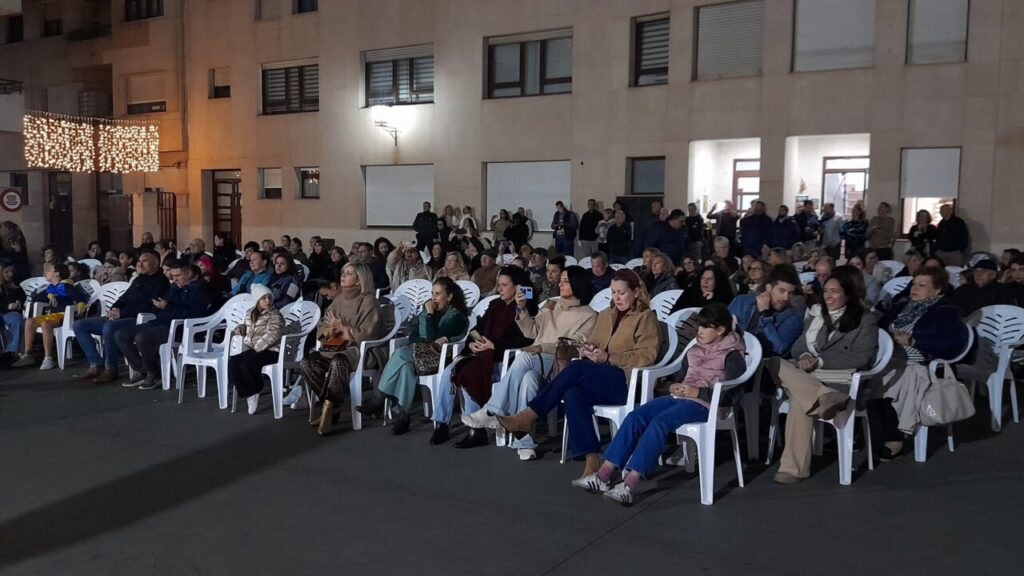 Concierto de zambomba flamenca en la Comandancia de la Guardia Civil.