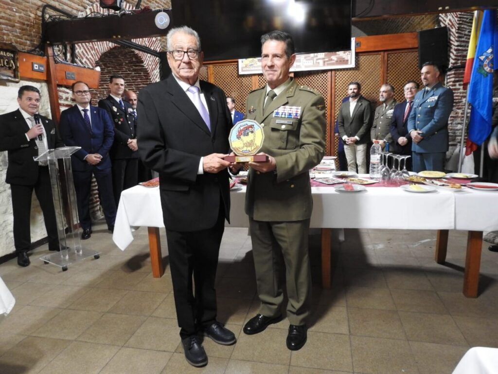 Entrega de reconocimientos a las Fuerzas Armadas en Melilla