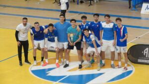Equipo ganador del I Torneo 24 Horas Ciudad de Melilla con trofeo