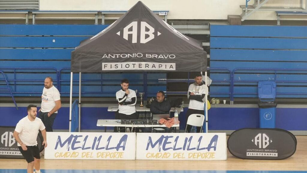 Personal organizador del torneo en el pabellón Javier Imbroda Ortiz