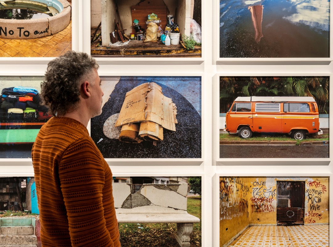 Visita a la exposición de Quisqueya Henríquez en Madrid con obras contemporáneas