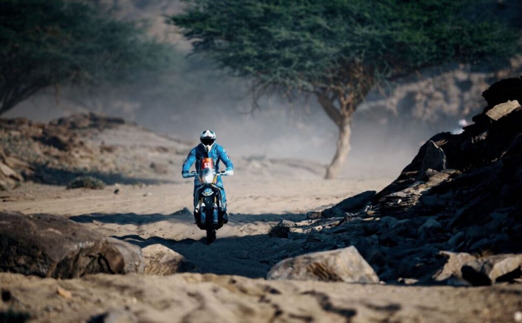 Piloto Rachid Al-Lal compitiendo en el Rally Dakar 2026 en Arabia Saudí