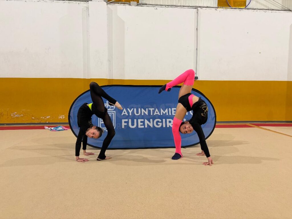 Gimnastas del Club Virka realizando ejercicios en Fuengirola