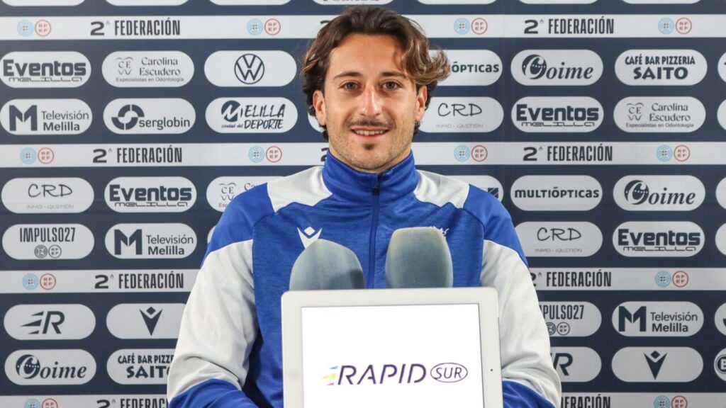 José Ángel Ayala durante su primer entrenamiento con la U.D. Melilla