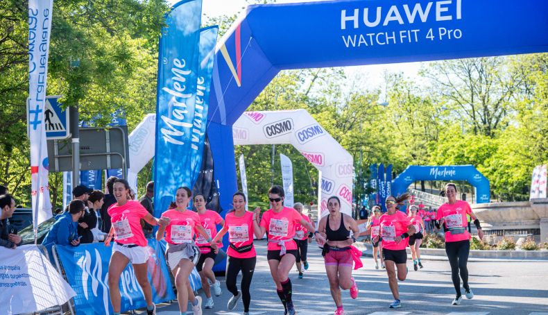Corredoras participando en la Carrera de la Mujer en Madrid 2026