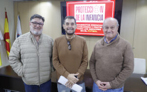 Participantes en la charla sobre protección infantil en el fútbol