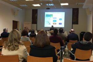 Asistentes a una charla en el Real Club Marítimo de Melilla