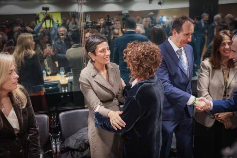 Reunión de autoridades discutiendo la financiación de Ceuta y Melilla