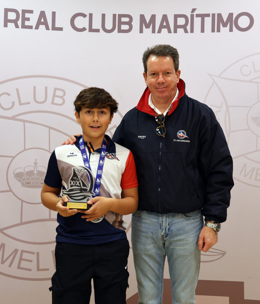 Entrega de trofeos en el Real Club Marítimo de Melilla