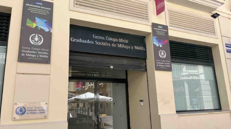 Entrada del Colegio Oficial de Graduados Sociales de Málaga y Melilla