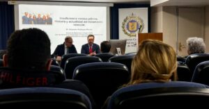 Conferencia sobre insuficiencia venosa pélvica en el Colegio de Médicos de Melilla.