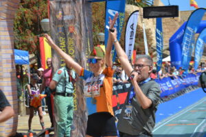 Óscar Giménez narrando un evento deportivo en Melilla