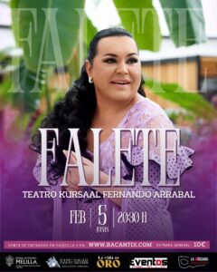 Falete sonriente en el Teatro Kursaal de Melilla