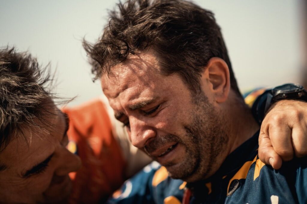 Borja Pérez emocionado tras completar el Rally Dakar 2026