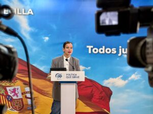 Isabel Moreno hablando en una conferencia de prensa en Melilla