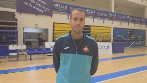 Javi Barroso en una entrevista en el polideportivo de Melilla