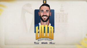 Lillo Castellano, defensa de la U.D. Melilla, sonríe en su presentación.