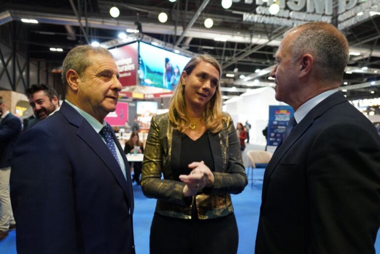 Reunión sobre oportunidades de inversión en Melilla con empresarios