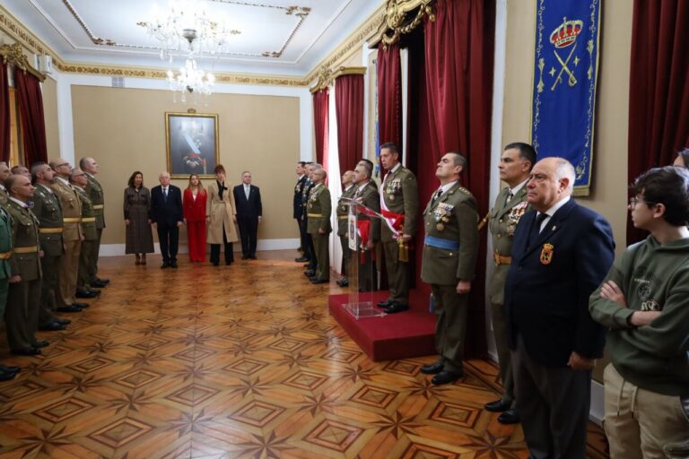 Acto de la Pascua Militar 2026 en Melilla con autoridades y militares