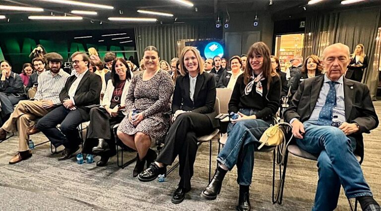 Asistentes a la octava edición de Un año de libros en El Corte Inglés