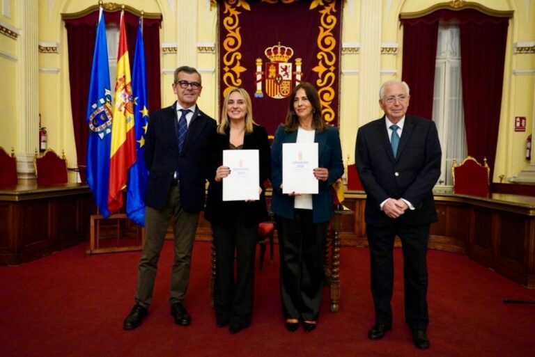 Ceremonia en la que se expresa el pésame por el concejal de Cultura de Granada