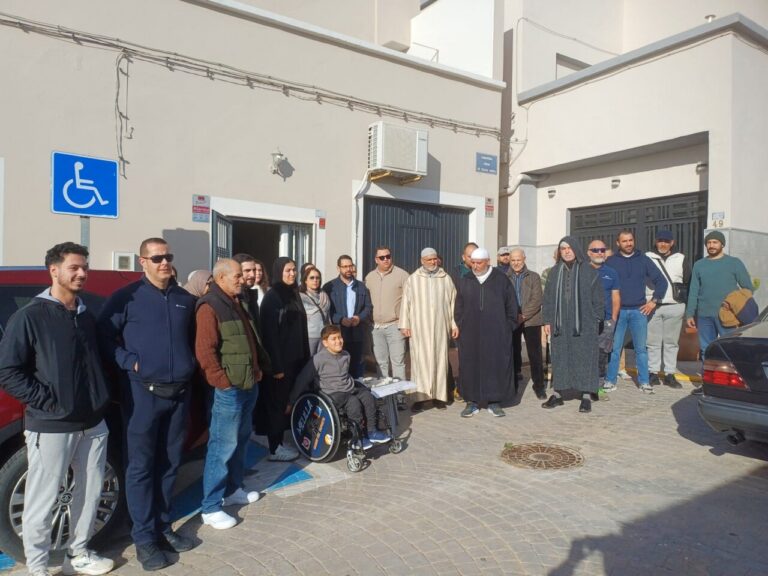 Vecinos de Cerro Palma Santa protestan por la demolición de una vivienda