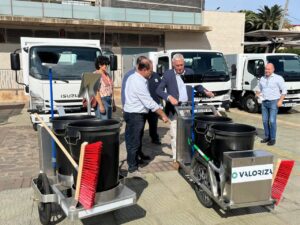 Presentación de carritos eléctricos para el servicio de limpieza