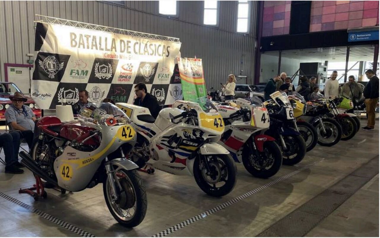 Exposición de motocicletas clásicas en Retro Málaga 2026