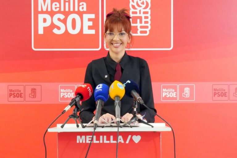 Sabrina Moh, secretaria general del PSOE en Melilla, en una rueda de prensa