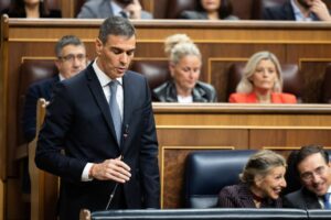 Pedro Sánchez hablando en el Pleno del Congreso sobre accidentes de tren.