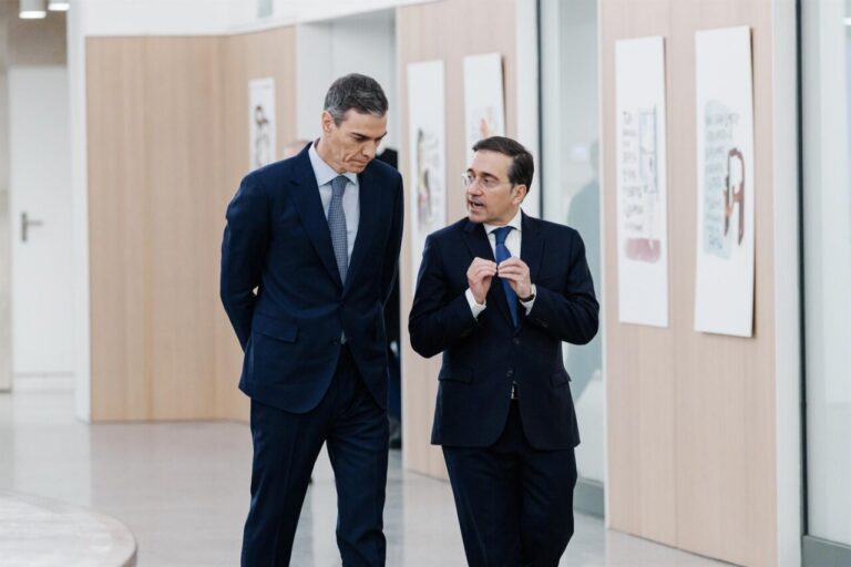 Pedro Sánchez discutiendo sobre el envío de tropas a Palestina