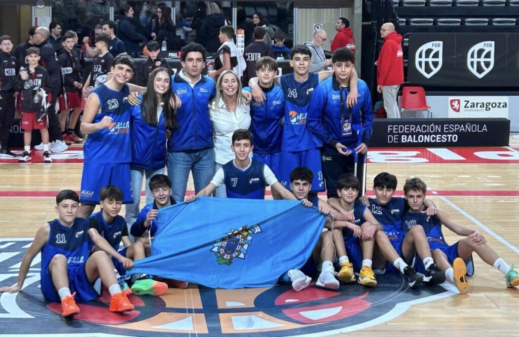 Equipo de baloncesto infantil de Melilla en el campeonato de España