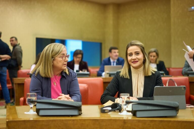 Sofía Acedo en el Congreso discutiendo sobre pensiones y políticas del Gobierno