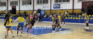 Jugadoras del T-Maravilla de Melilla en un partido de balonmano