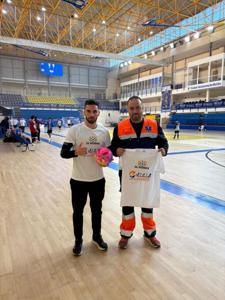Participantes del torneo 24 horas en el pabellón Javier Imbroda Ortiz.