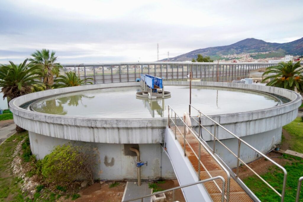 Vista de la nueva tubería en la depuradora de Melilla