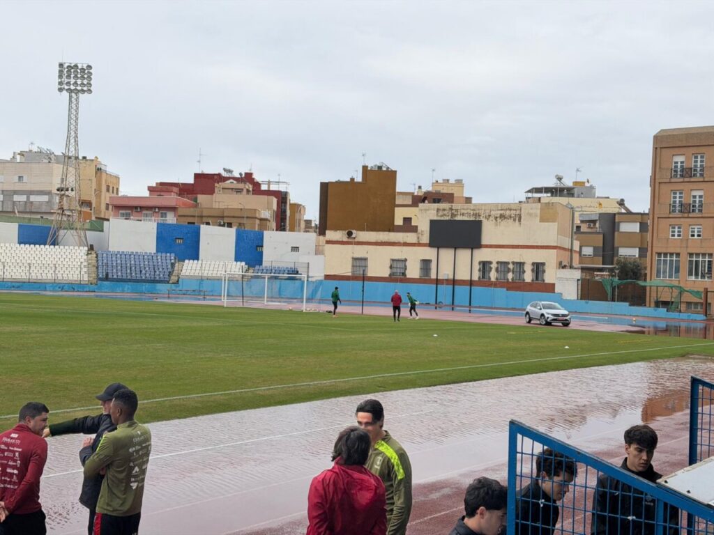 Entrenamiento de la U.D. Melilla en el Estadio Municipal Álvarez Claro