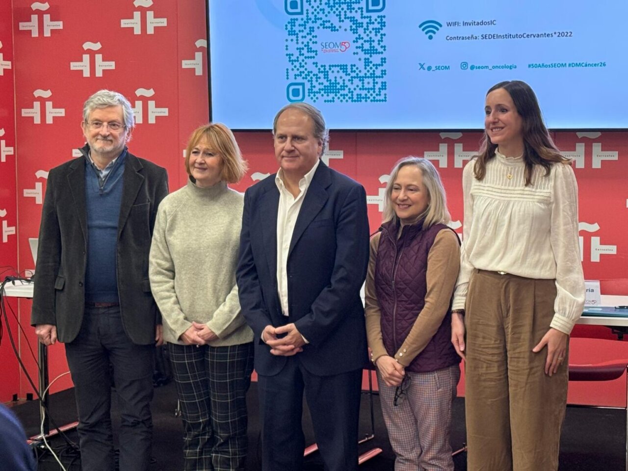 Presentación sobre cifras de cáncer en 2026 con expertos en salud.