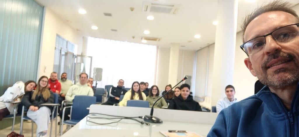 Juan Antonio Regaña y Ana Mónica Rodríguez en la inauguración de cursos de entrenadores