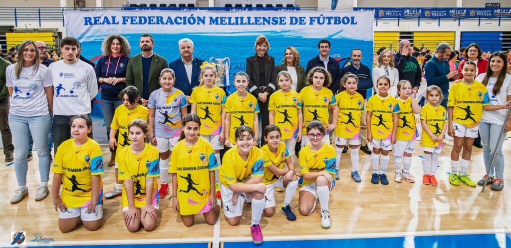 Participantes en la inauguración de la Liga Escolar Femenina de Fútbol Sala