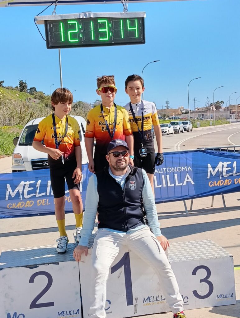 Cuatro ciclistas en el podio del Campeonato Autonómico de Ciclismo en Melilla