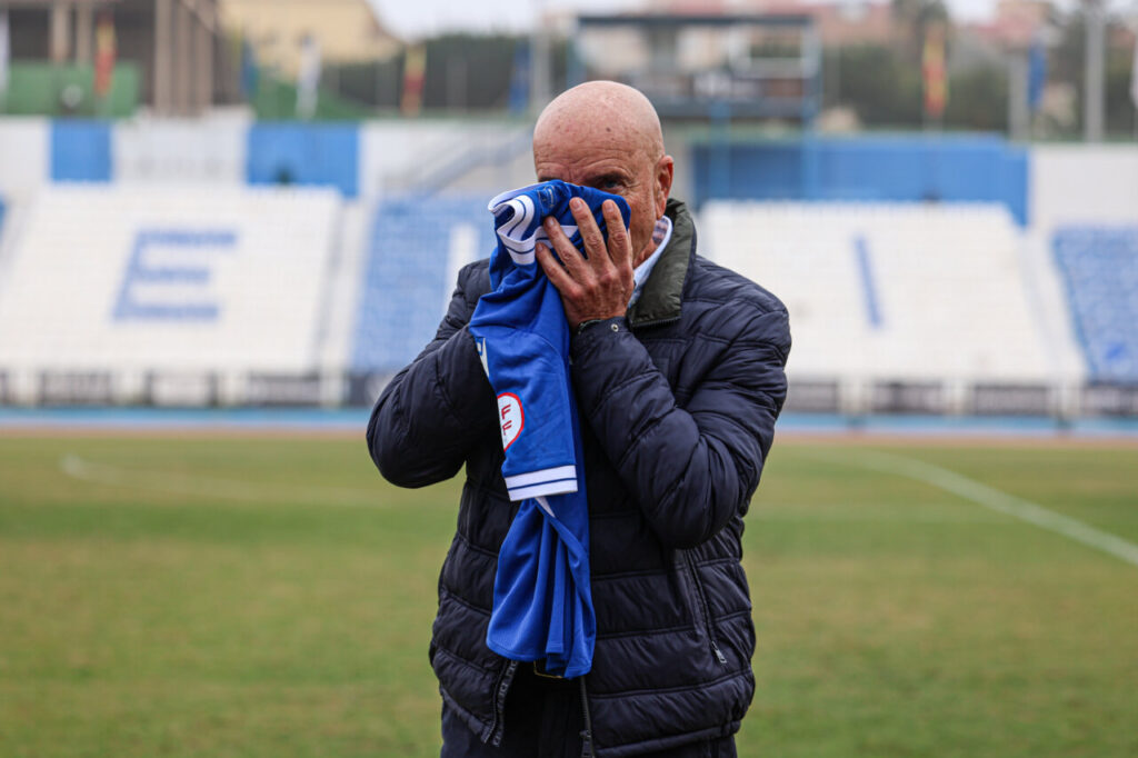 Miguel Rivera se presenta como entrenador de la U.D. Melilla