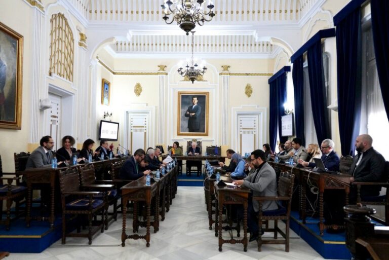 Reunión del pleno de la Asamblea de Melilla sobre la expropiación de terreno.
