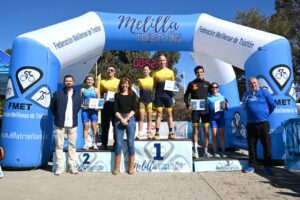 Ganadores del Campeonato de Melilla de Duatlón en el podio